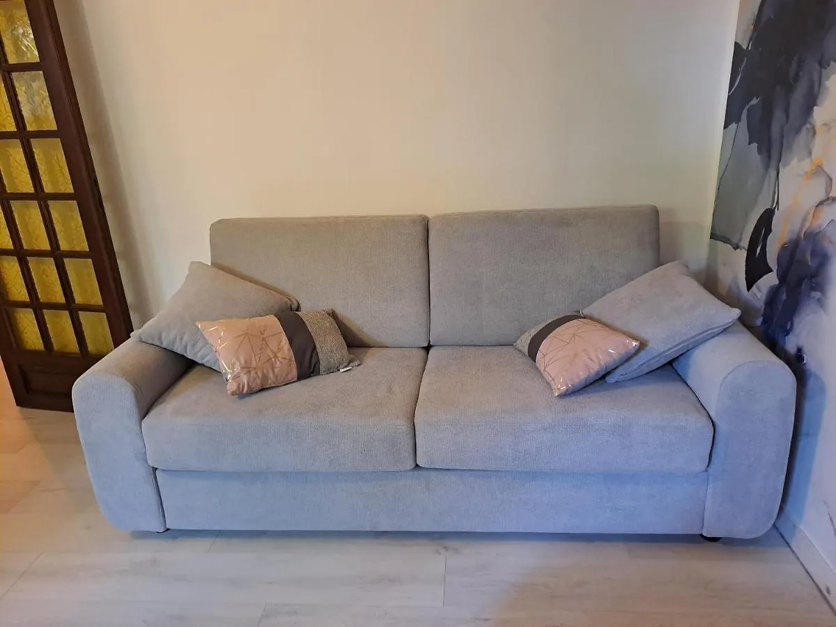Appartement T2 A 2Min Du Centre +Parking à LʼIsle-sur-la-Sorgue