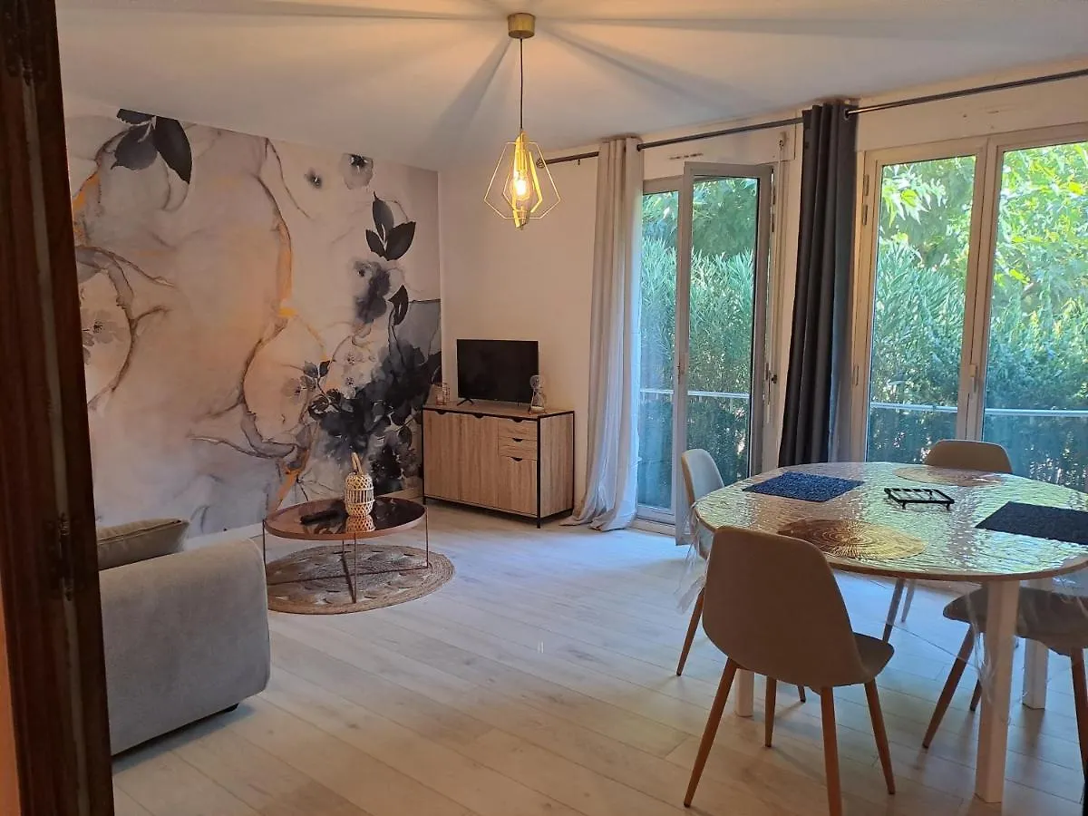 T2 A 2Min Du Centre +Parking Apartment L'Isle-sur-la-Sorgue